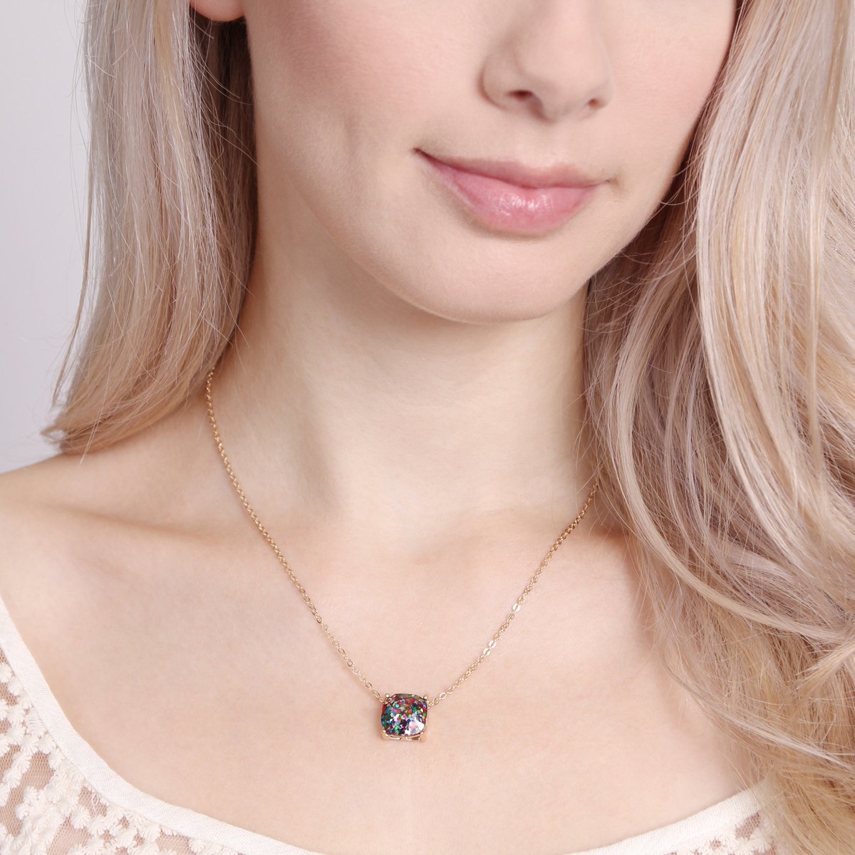 16355 - Cushion Glitter Necklace