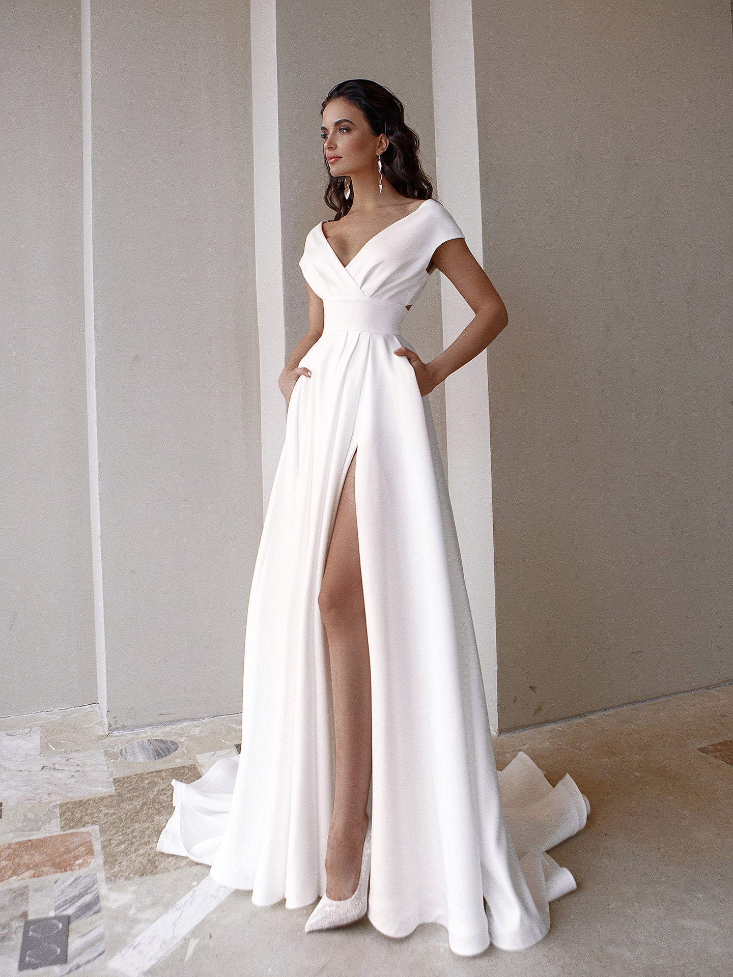 New Arrival 2024 Women White Sexy V-Neck Evening Dresses Womens Tailed Party