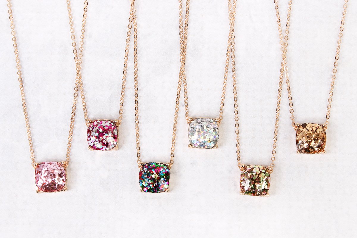 16355 - Cushion Glitter Necklace