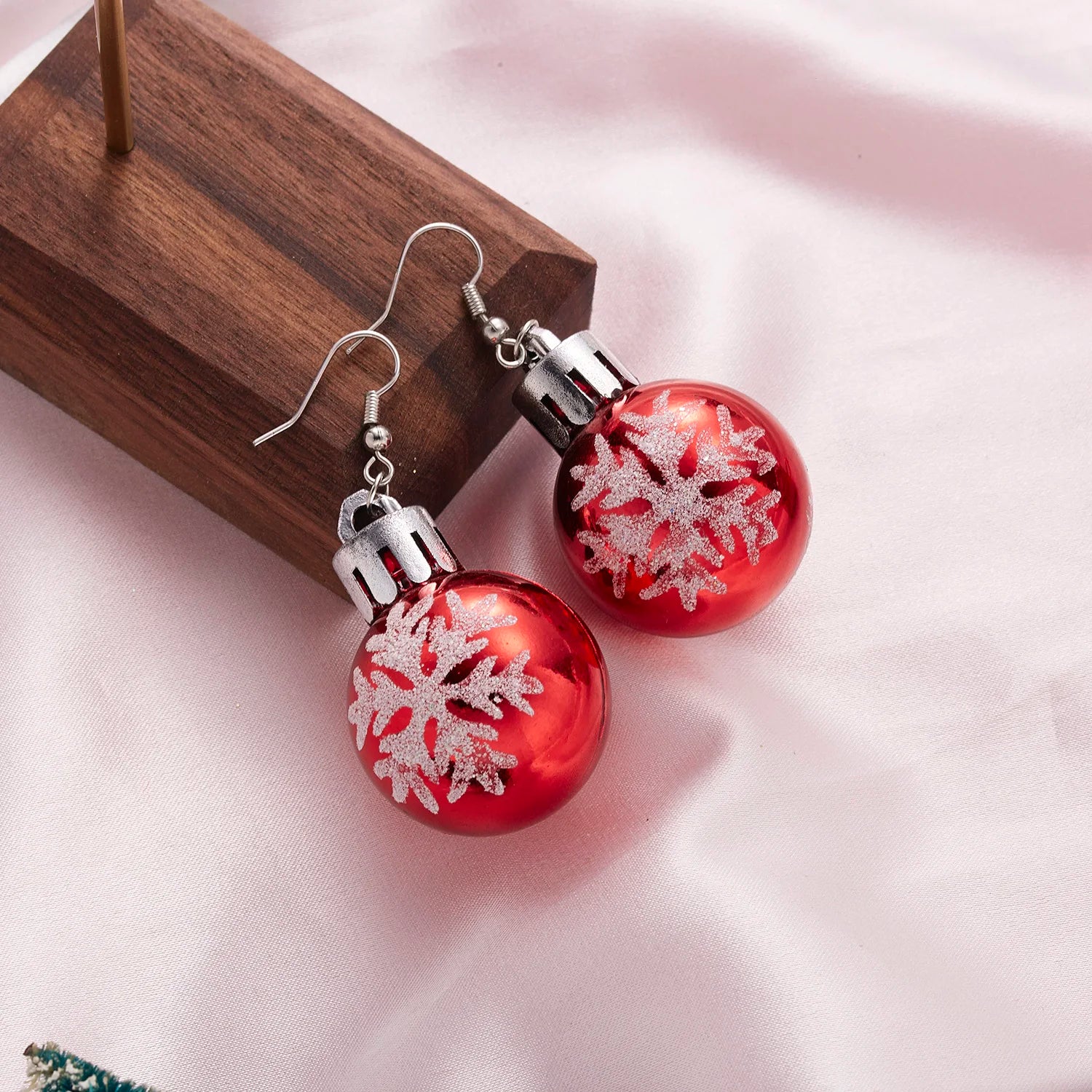 2024 New Fashion Christmas Earrings Creative Christmas Bulb Drop Earring