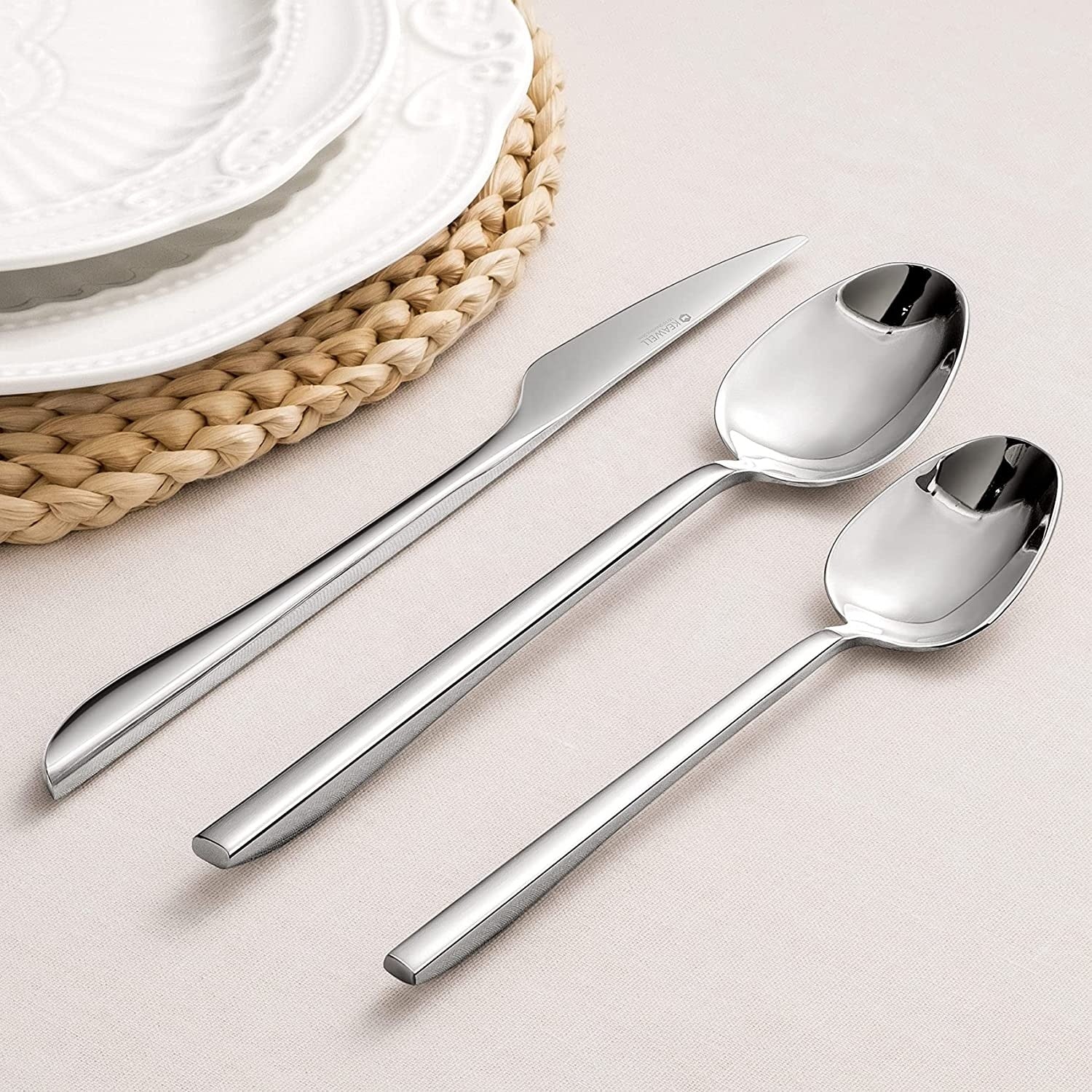 Polished Cutlery Set Modern Silverware Set 18/10 Stainless Steel Tableware