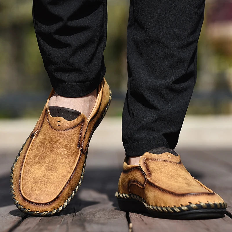 Men Casual Shoes Loafers Sneakers 2022 New Men Fashion Leather Comfortable