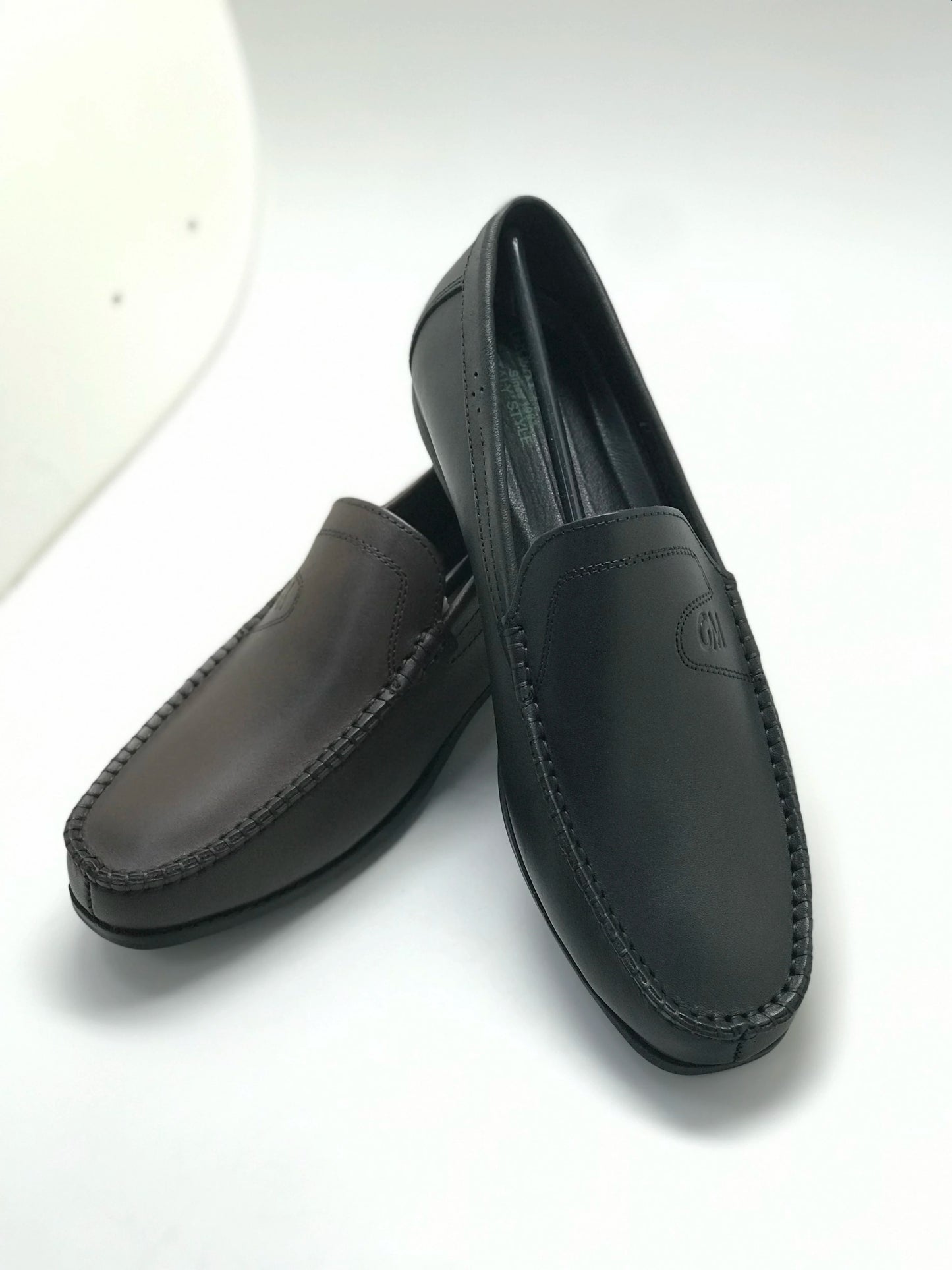 China Factory New Style Walking Men Slip-On Loafers Lightweight Mens Casual