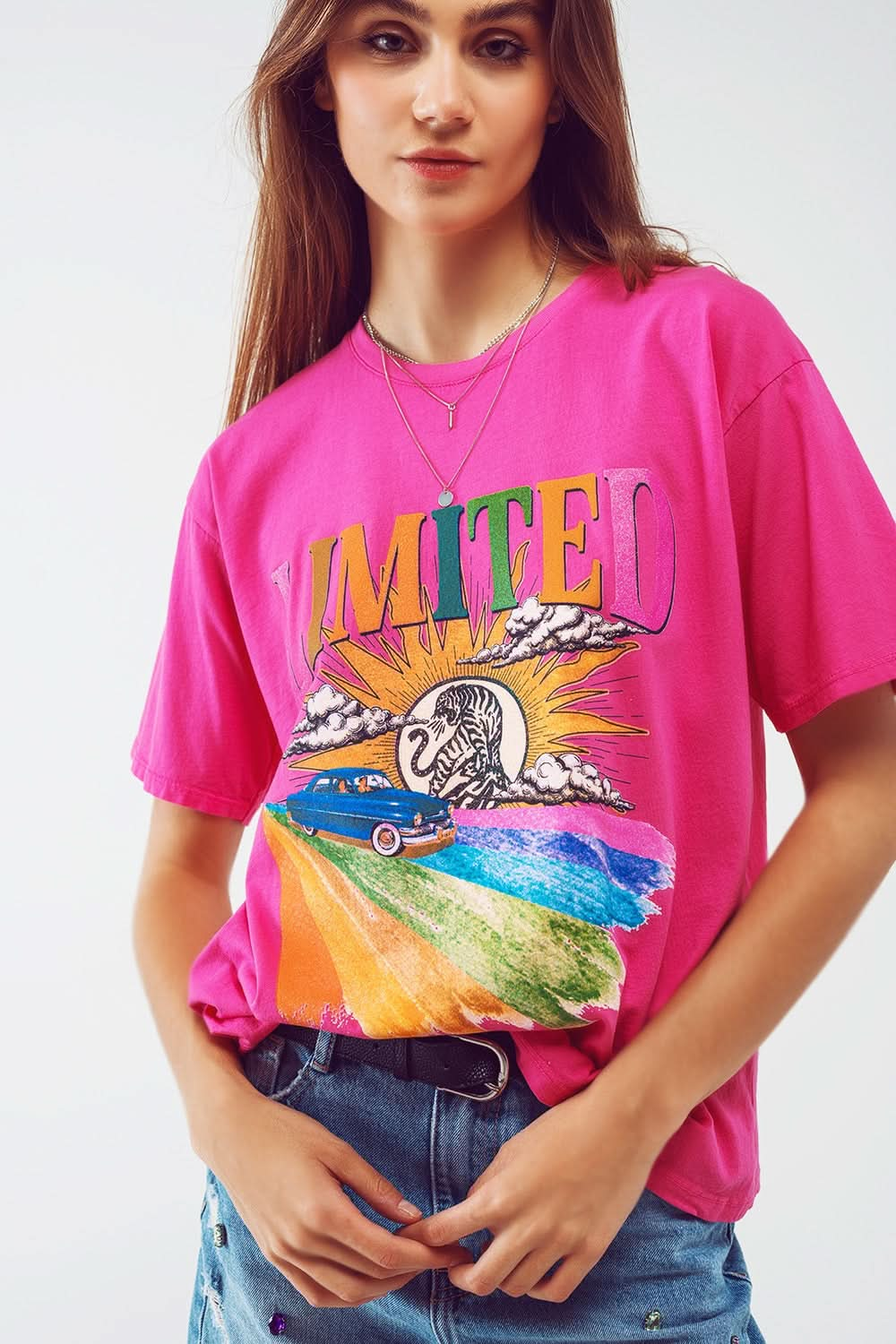 T-Shirt With Limited Graphic Print in Fuchsia