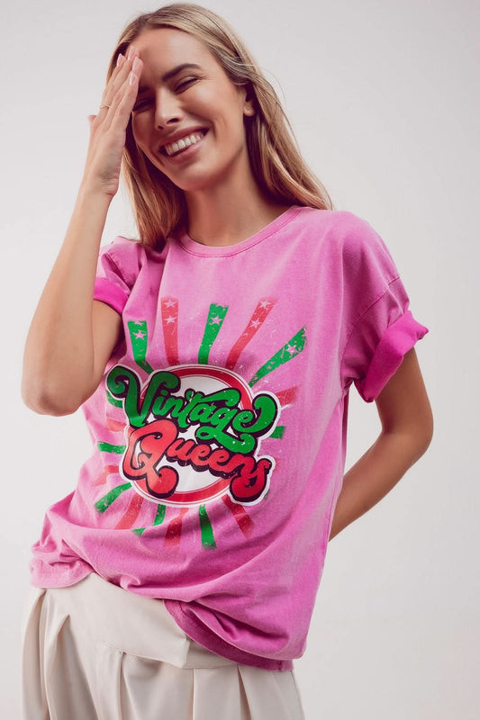 Relaxed T Shirt With Pink Vintage Queens Graphic Print