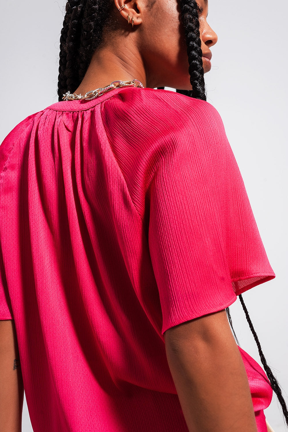 V Neck Short Sleeve Top in Fuchsia