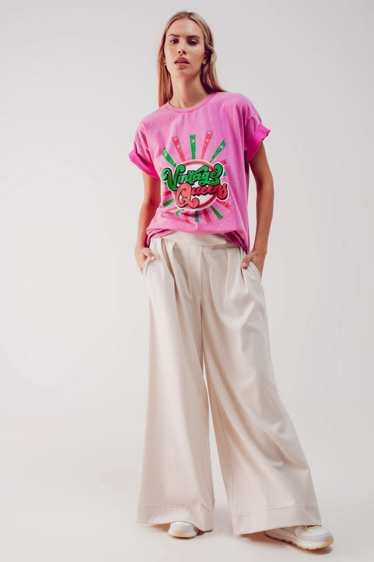 Relaxed T Shirt With Pink Vintage Queens Graphic Print