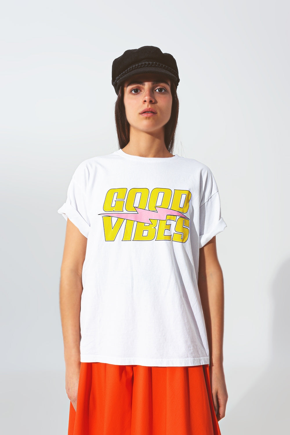 T-Shirt With Good Vibes Text in White